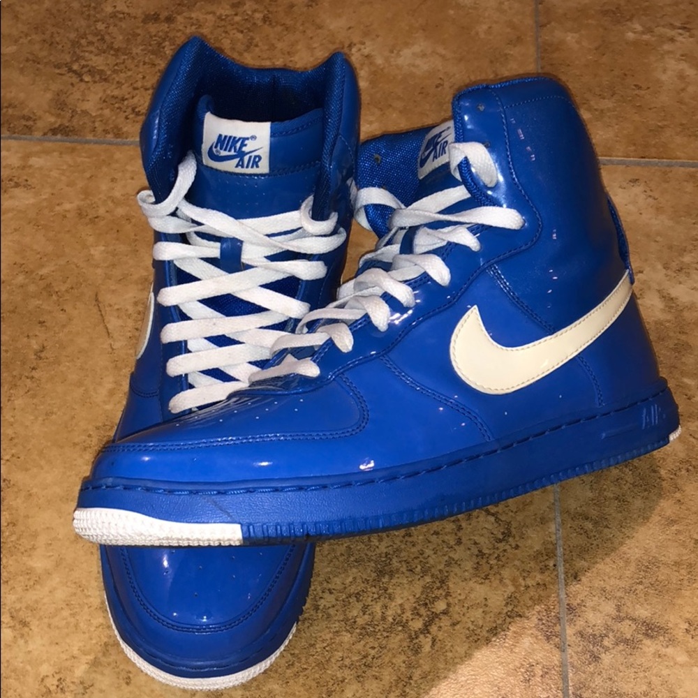 Men’s Nike shoes in size